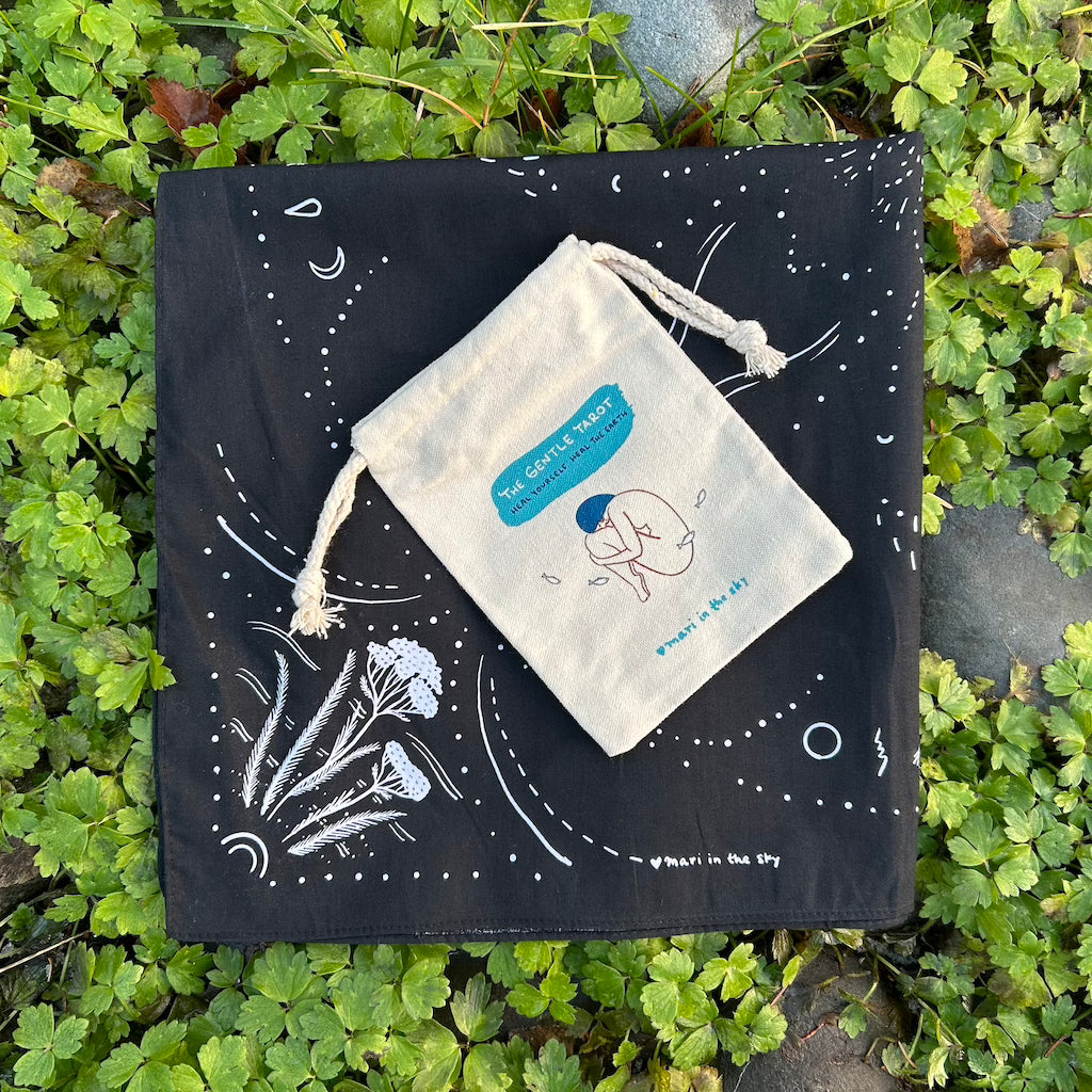 ORGANIC COTTON READING CLOTH WITH LIMITED TIME FREE DECK POUCH